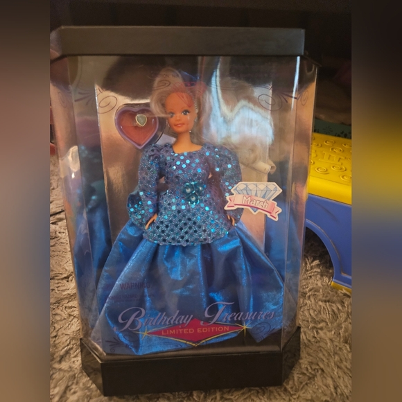 Birthday Treasures "MARCH" Limited Edition 1992 Collector BARBIE DOLL - Picture 4 of 9